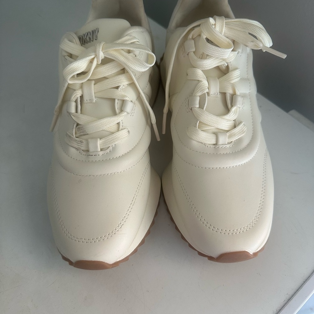 DKNY Off-White Sneakers with Silver Logo - Picture 4 of 6